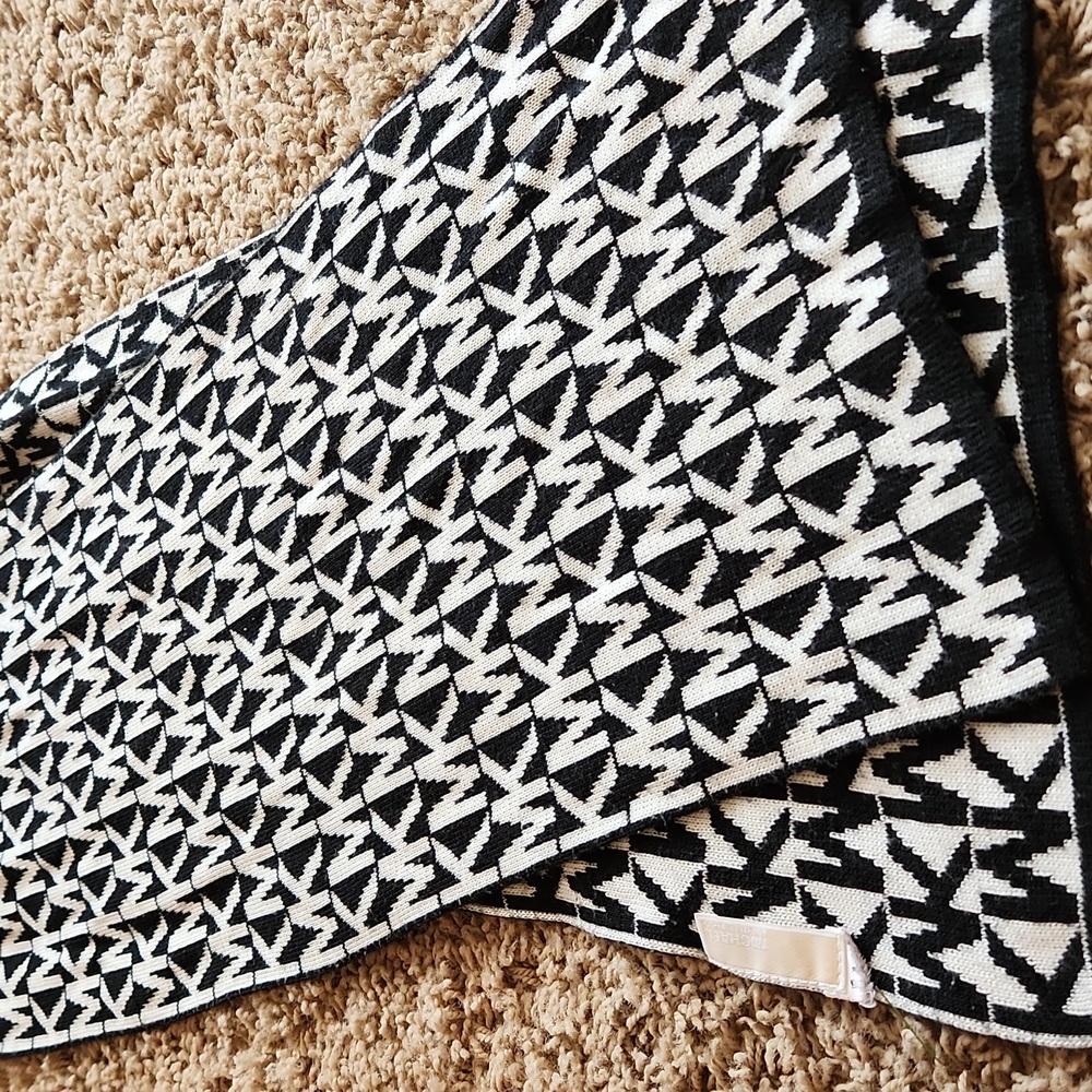 Michael Kors Monogram Black and White Scarf - Picture 5 of 5